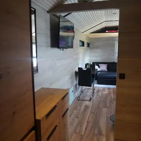 Tiny House Mit Sonnenterrasse * ルステナウ